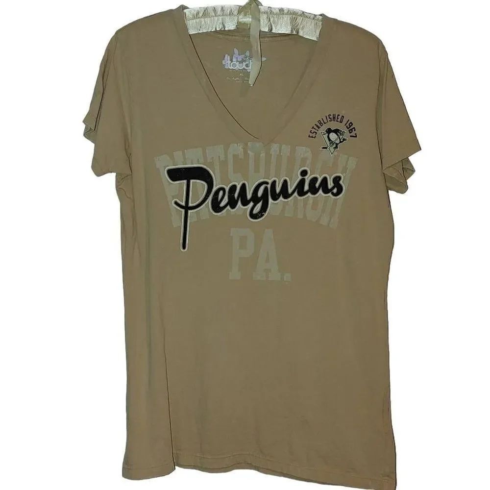 Pittsburgh Penguins V Neck Tee Ladies size Large